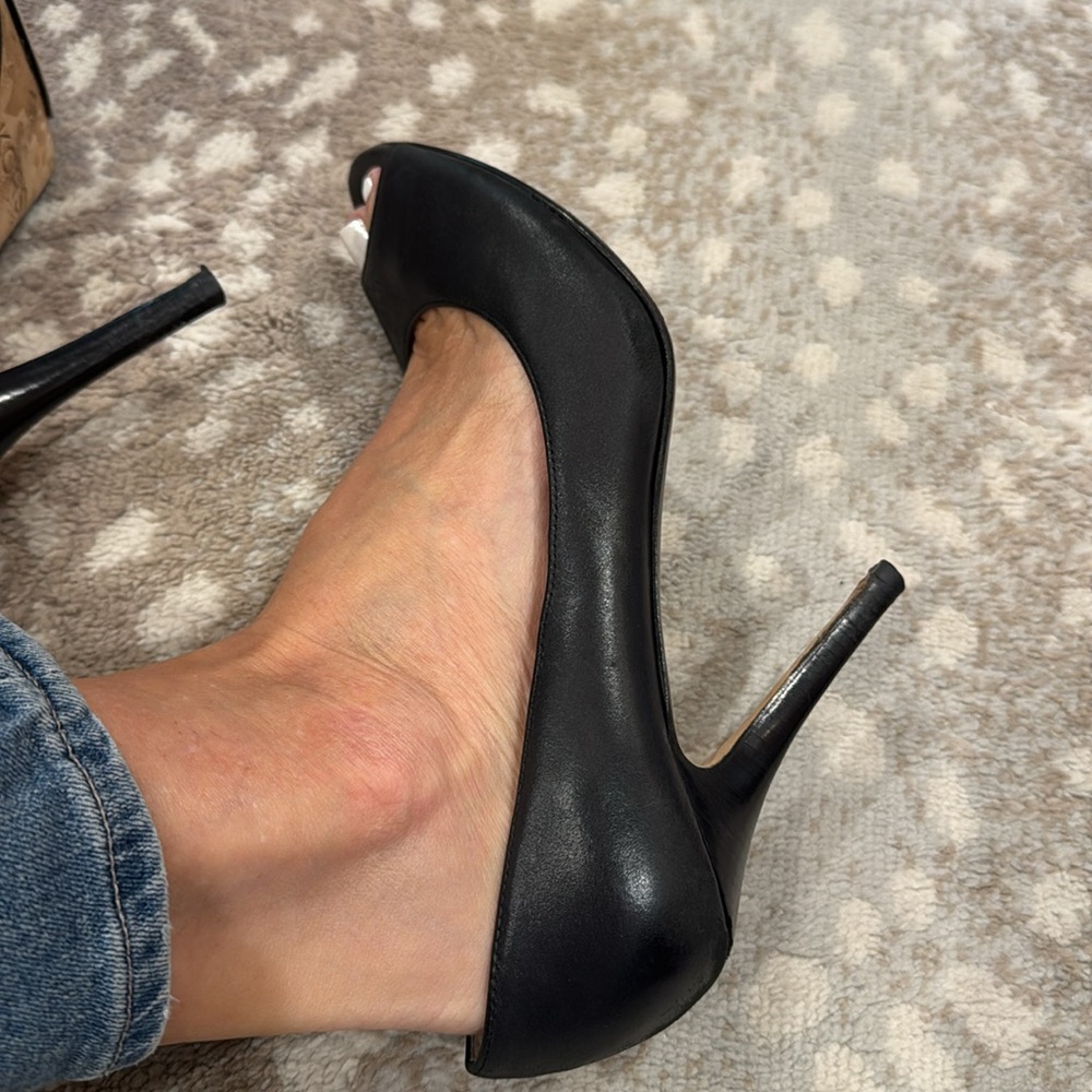 Perfect Michael Kors peep toe shoes